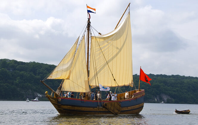 onrust-sailing-on-hudson-river-photo-by-katy-silbergerlow-res-